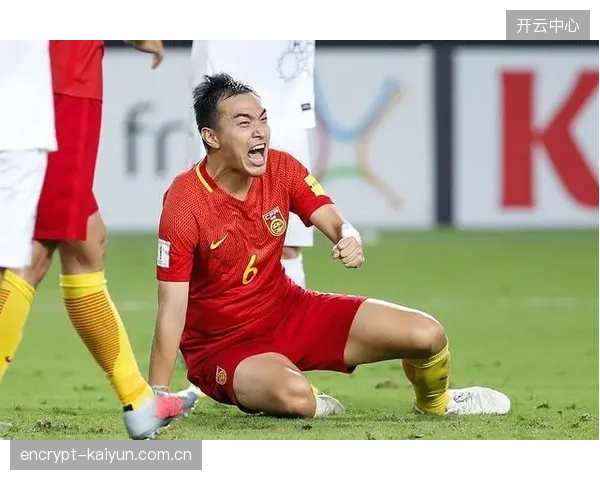 中卫个人防守能力超群,将面临世界杯顶级前锋的考验。 中卫个人防守能力超群,将面临世界杯顶级前锋的考验。
